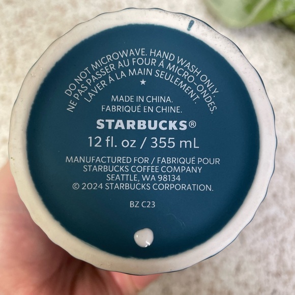 New 2024 Starbucks Winter Collection
Geometric Blue Ceramic Tumbler (12 oz) - Picture 6 of 6